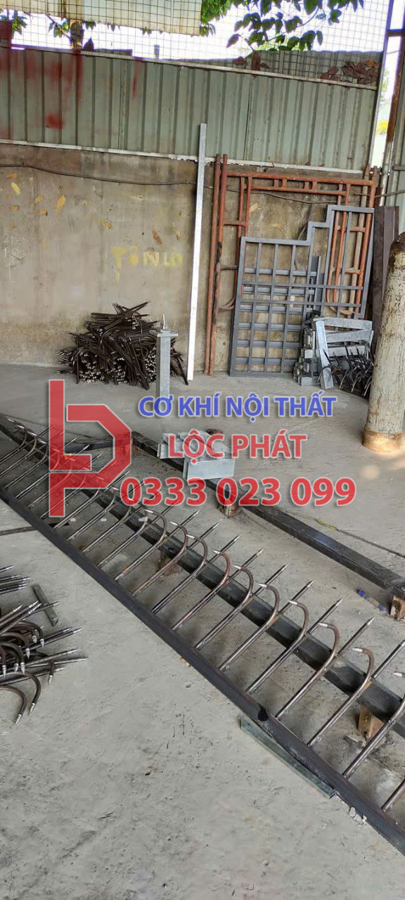 Thi công hàng rào chông sắt tại Bình Chánh - TP HCM