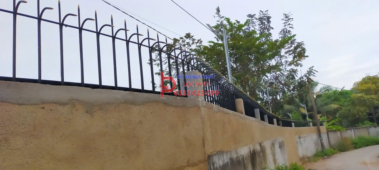 Thi công hàng rào chông sắt tại Bình Chánh - TP HCM