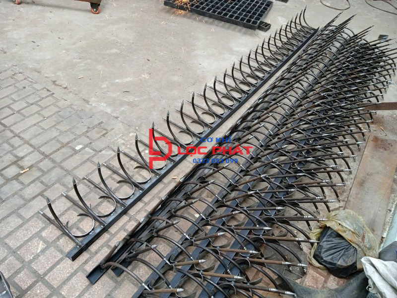 Thiết kế thi công hàng rào chông sắt tại Quận 7