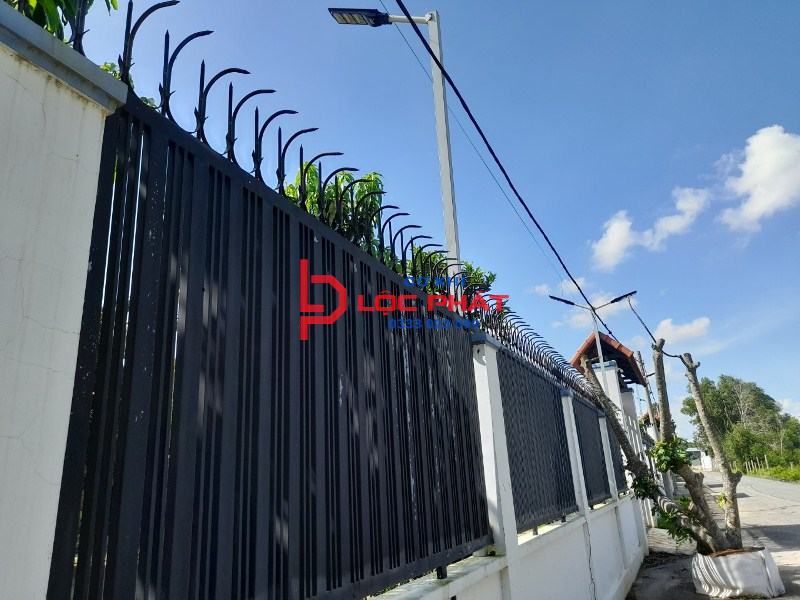 Thiết kế thi công hàng rào chông sắt tại Quận 7