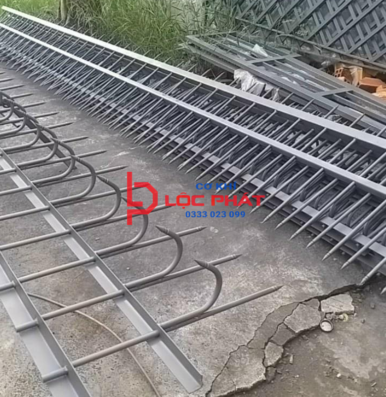 Thiết kế và lắp đặt hàng rào chông sắt tại Đồng Xoài