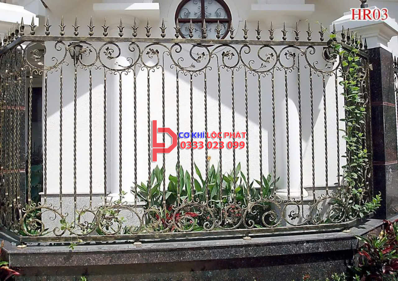 Làm hàng rào sắt tại Bình Phước