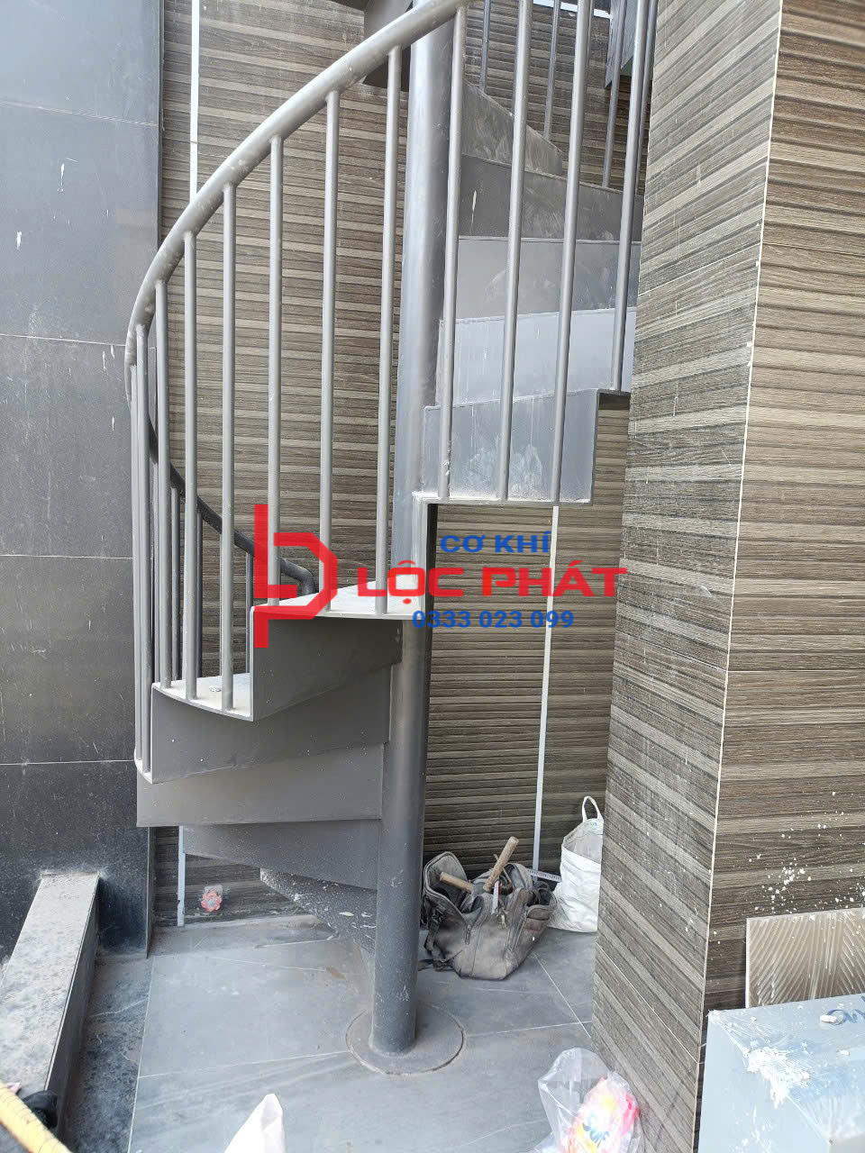 Đơn vị làm cầu thang xoắn ốc tại Tân Bình