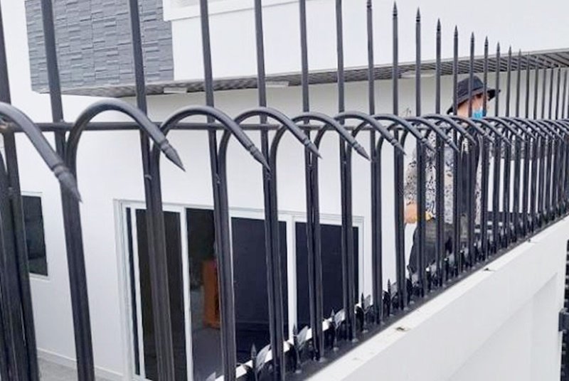 Làm hàng rào chông giá rẻ tại Phường Chánh Phú Hoà