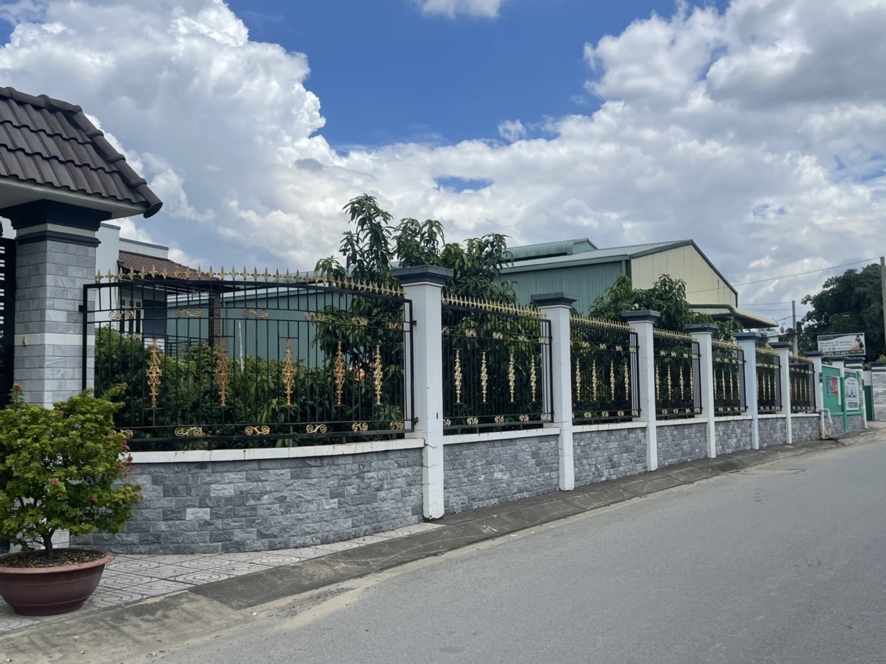Làm hàng rào sắt giá rẻ tại Phường Tân Đông Hiệp TP HCM