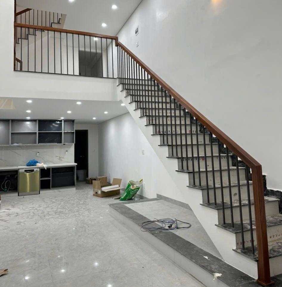 Thợ thi công lan can cầu thang giá rẻ tại Củ Chi