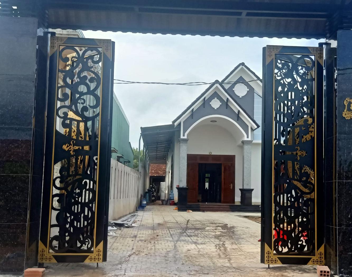 Thi công cửa cổng CNC đẹp tại xã Long Nguyên