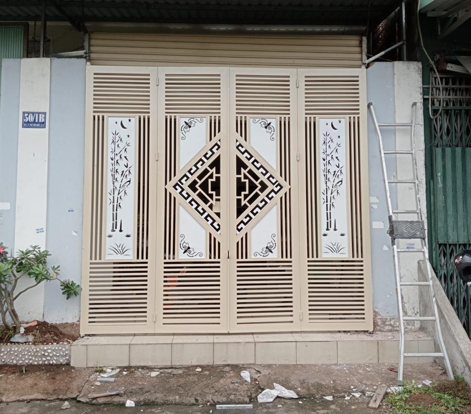 Thi công cửa cổng CNC đẹp tại xã Long Nguyên