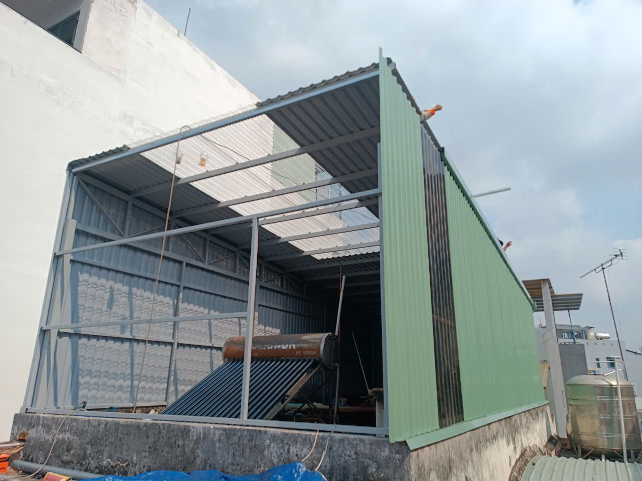 Thi công mái tôn giá rẻ tại Phường Tân Khánh TP HCM