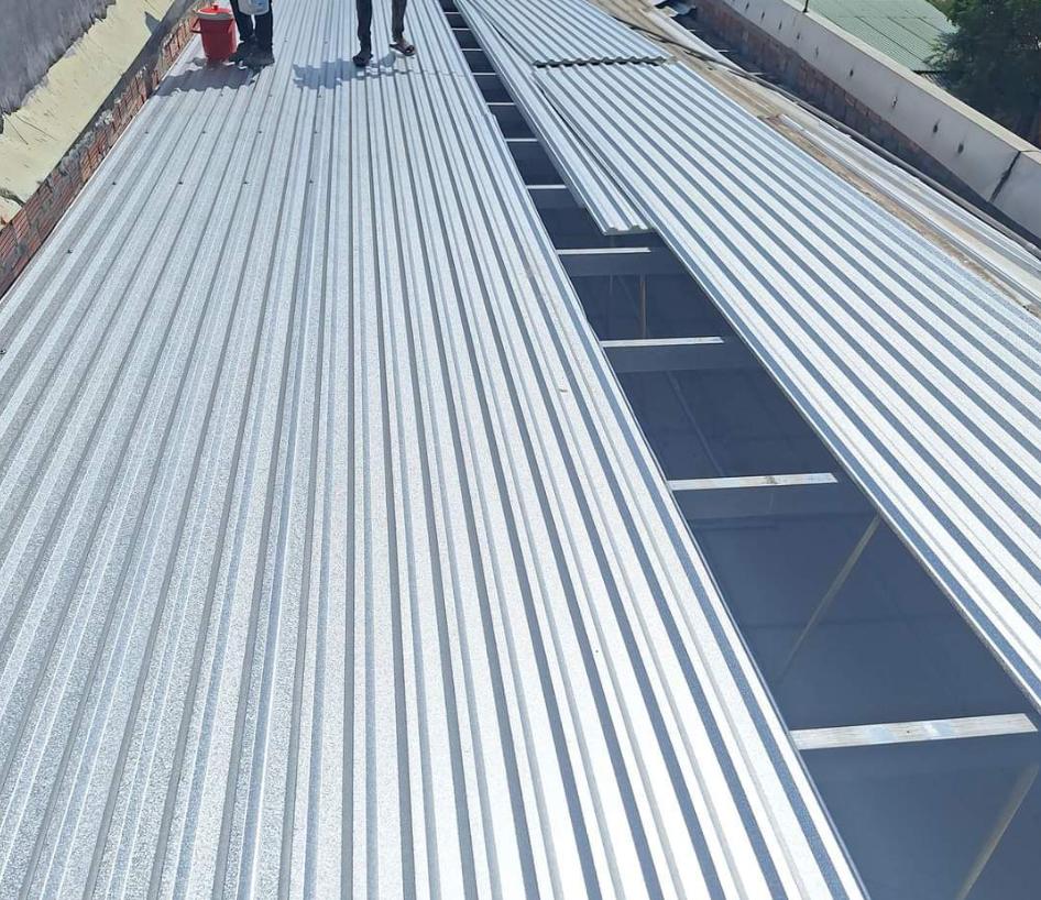 Thi công mái tôn trọn gói giá rẻ tại Phường Bến Cát