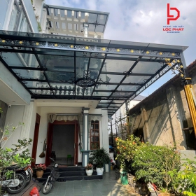 Làm mái poly tại Phường Đông Hoà