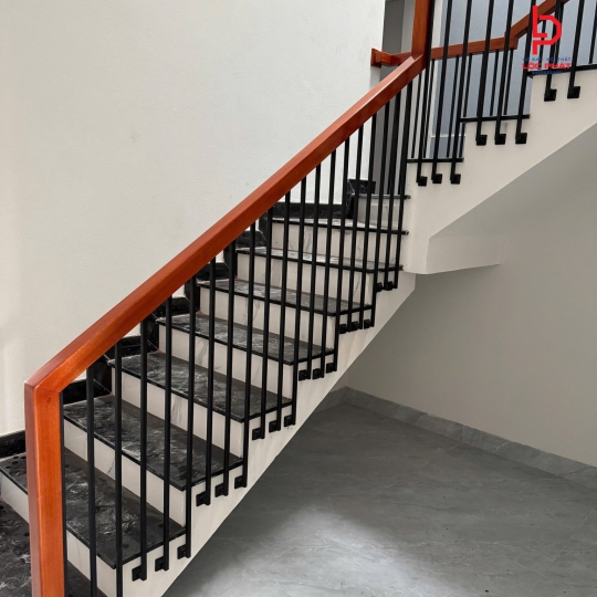 Đơn vị gia công lan can cầu thang đẹp, uy tín tại Phường Phú Mỹ