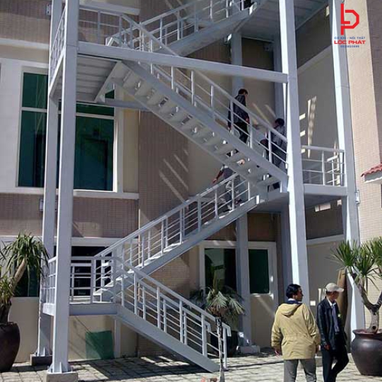 Đơn vị thi công cầu thang thoát hiểm giá rẻ tại Phường An Phú Đông