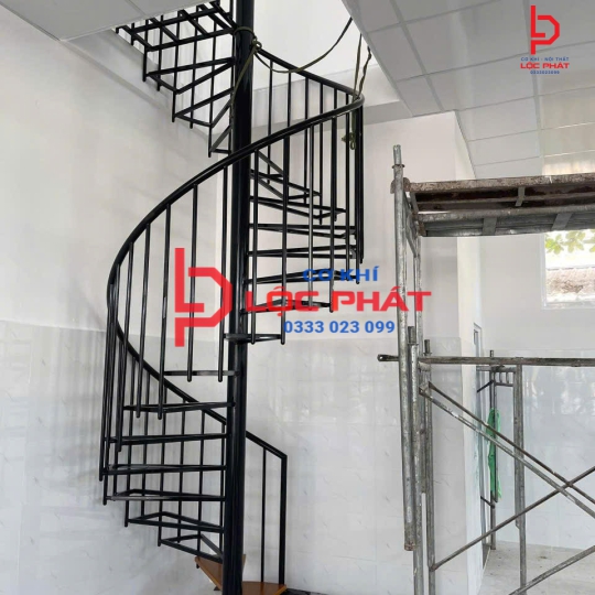 Xưởng chuyên cầu thang xoắn ốc tại Quận 4