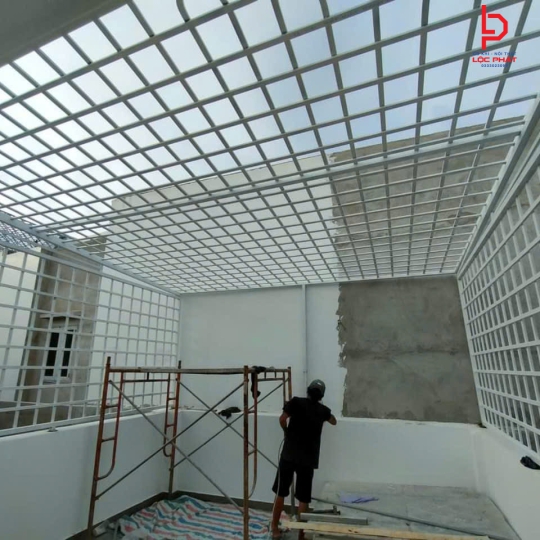 Làm khung sắt bảo vệ tại Nhà bè